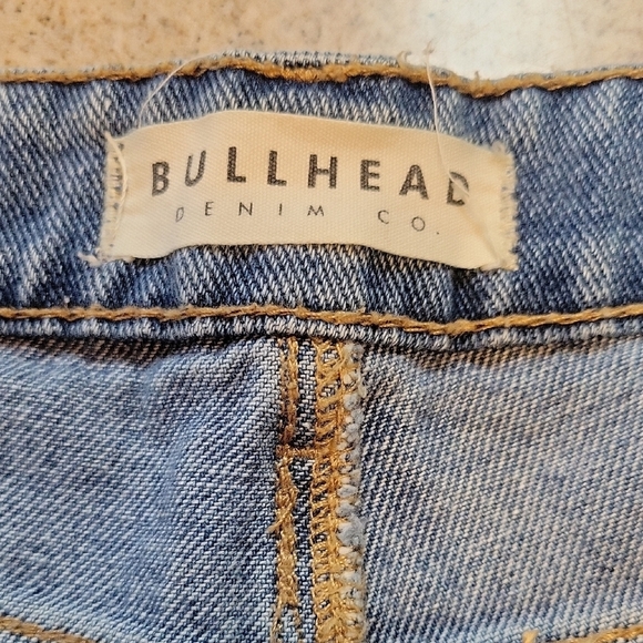 Bullhead Blue Distressed Low Rise Jean Shorts Size 7 - Picture 2 of 11
